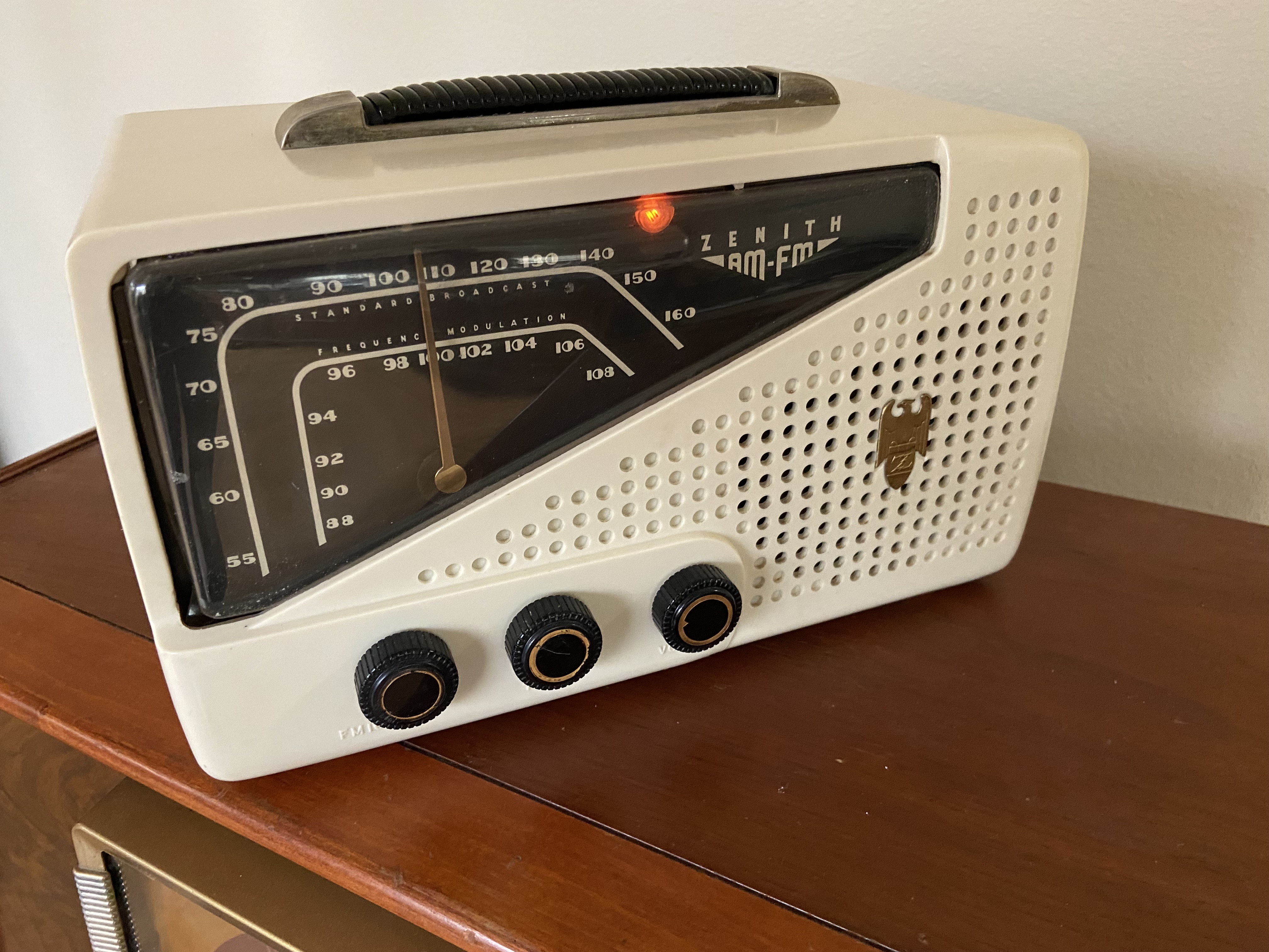 1950 Zenith Tube Radio FM/AM 7H922-W